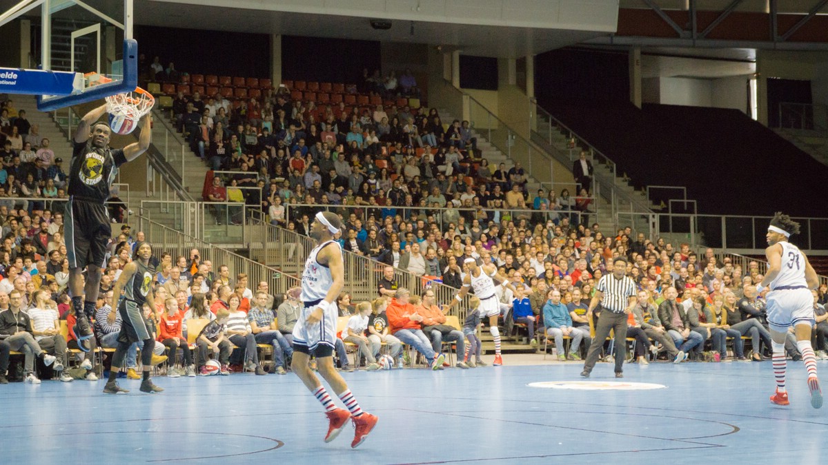 O Fotomagazin / Harlem Globetrotters in der TipsArena 2016